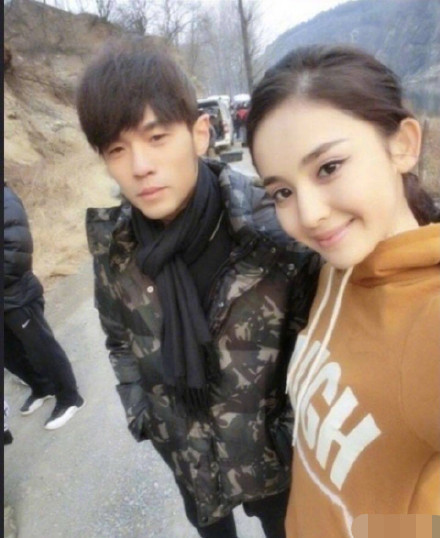 古力娜扎|古力娜扎自曝曾在周杰伦MV里骑过马，吐槽当年自己太丑了