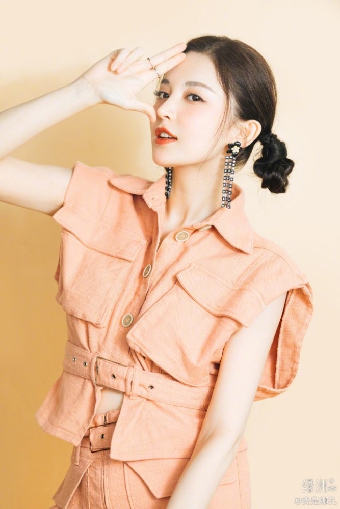 古力娜扎|古力娜扎自曝曾在周杰伦MV里骑过马，吐槽当年自己太丑了