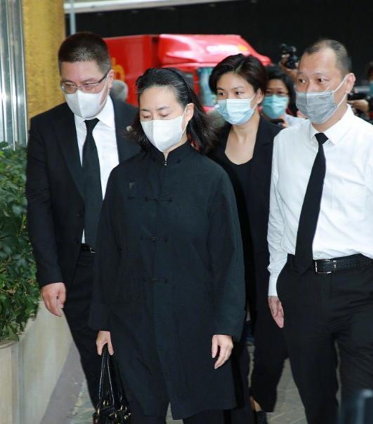 何超琼|赌王设灵二房带头操办，何超琼最早到场，何超仪成首位公开发声者