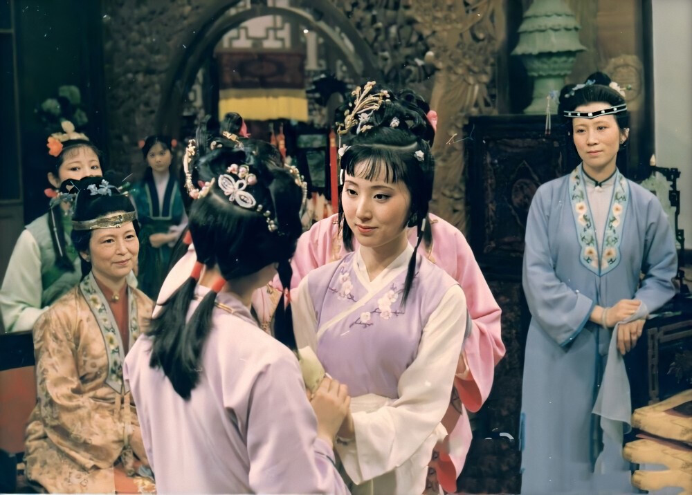 黛玉|红楼梦：春纤、雪雁、紫鹃，寓意黛玉一生三劫