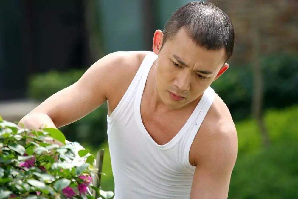 黄晓明|黄晓明新片再当主角，王劲松倪大红做配，他为何屡屡能被正剧青睐