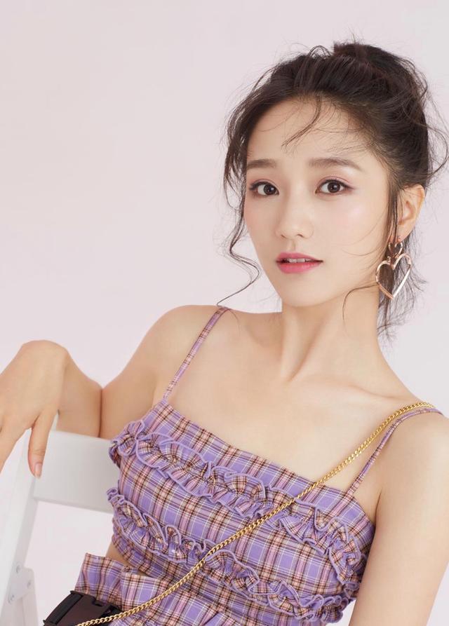 中国民航飞行学院|《小娘惹》女主肖燕居然是飞行学院毕业？长相灵动也神似刘亦菲