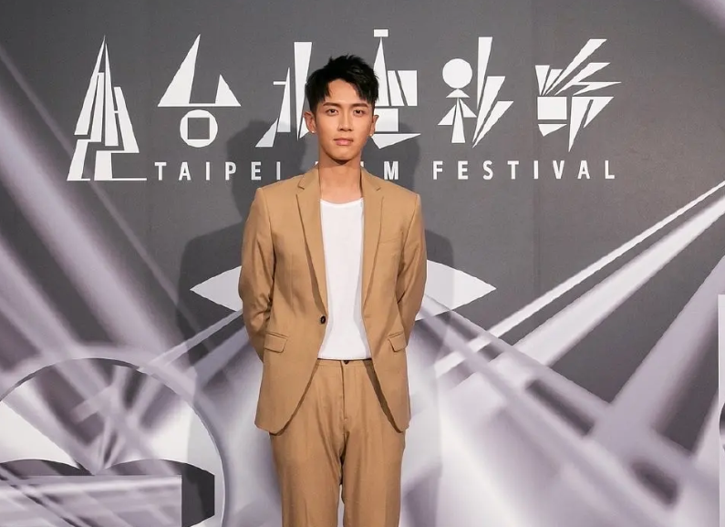 柯震东|柯震东范冰冰复出，在娱乐圈混不下去的仝卓，这么快就接商演了？