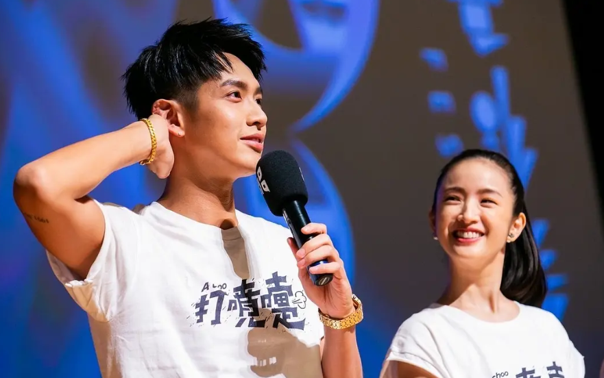 柯震东|柯震东范冰冰复出，在娱乐圈混不下去的仝卓，这么快就接商演了？