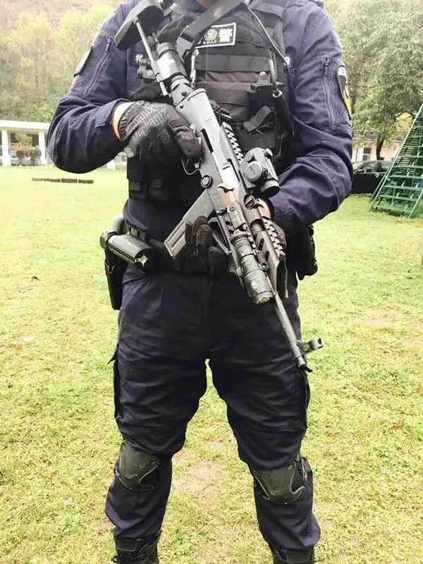 国产三大经典枪械一身皮轨战术范十足 接轨国际!