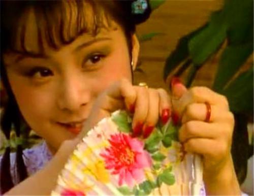 晴雯|晴雯连家乡父母都不记得，为什么临死却叫了一夜的娘？