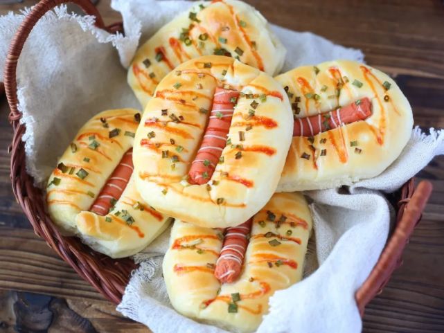 肠仔面包的做法