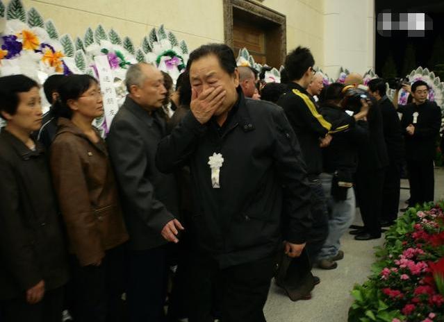 2009年,"沙僧"闫怀礼痛苦离世,死前唯一愿望:再见"八戒"一面