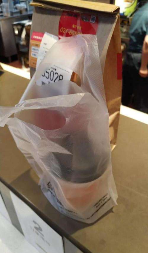 麦当劳|安以轩投诉孕期被外带热饮烫伤，麦当劳：非大陆产品，已转达提醒