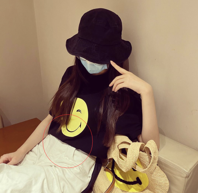 唐嫣|唐嫣产后首晒半身照，秀发垂肩胳膊纤细，坐下肚子毫无赘肉身材好