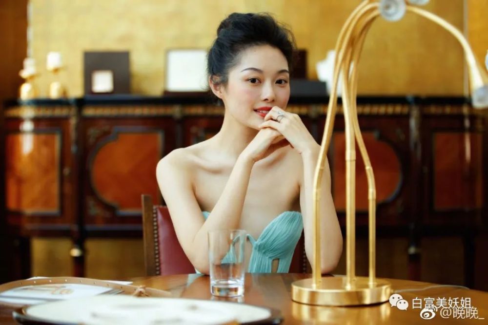 范冰冰|晚晚史诗级翻车！艳压范冰冰心机被戳破，10年旧照复盘不忍看…