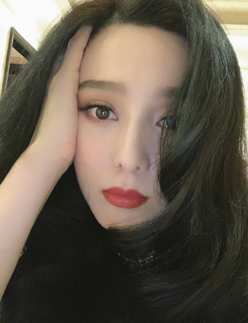 范冰冰|范冰冰为尽早全面复出操碎了心，拍新作被嘲：大妈年纪还想复出！