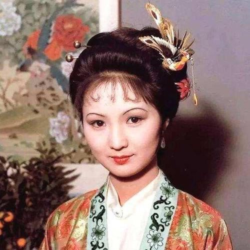 袭人|袭人与贾宝玉偷试好多年，为什么没有怀孕？王熙凤狠狠地说出答案