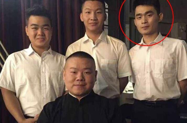 岳云鹏|德云社岳云鹏发文，称一辈子都离不开助理，什么事让他这么感动？