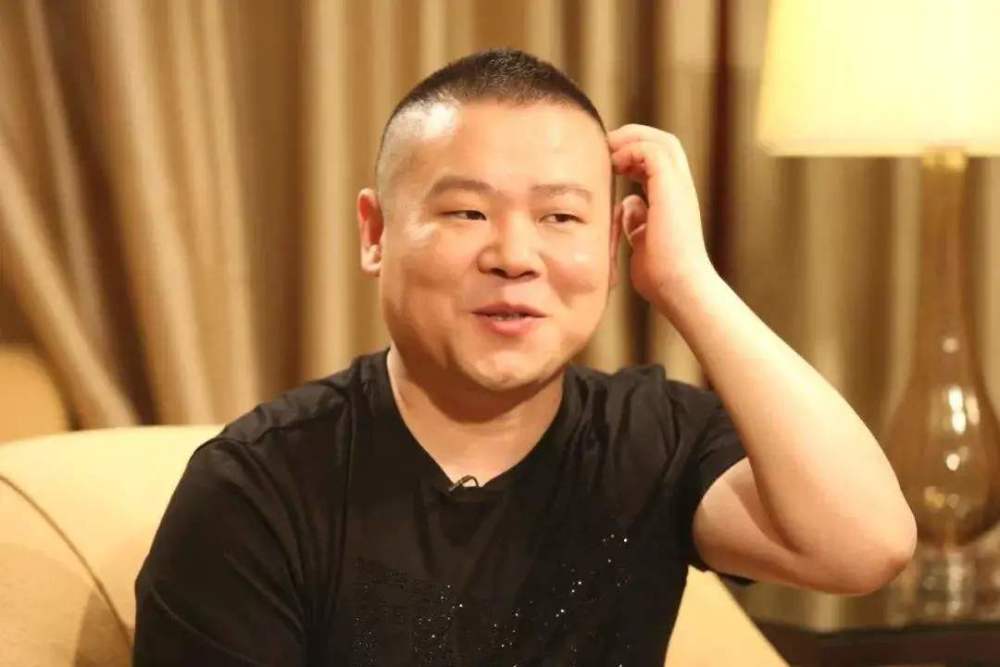 岳云鹏|德云社岳云鹏发文，称一辈子都离不开助理，什么事让他这么感动？