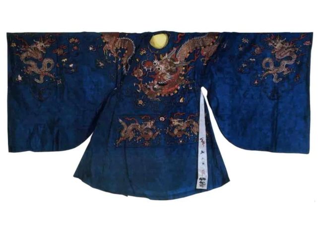 华服加身明朝高干子弟的飞鱼绘锦衣