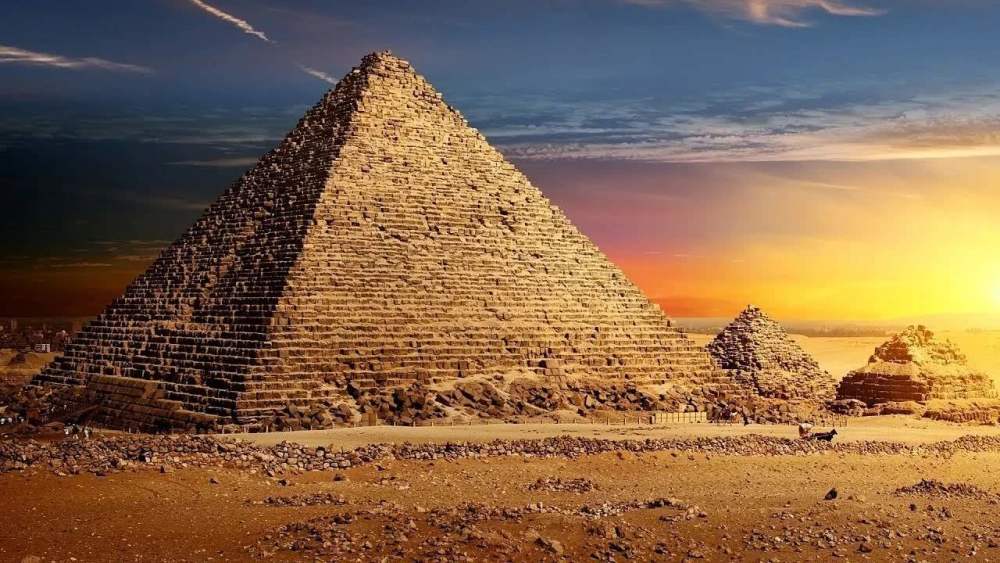 世界上下五千年世界七大奇迹之首胡夫金字塔