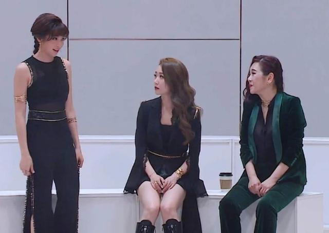 周杰伦|和周杰伦唱《画沙》走红，到了浪姐却成背景板，一个人默默吃饭