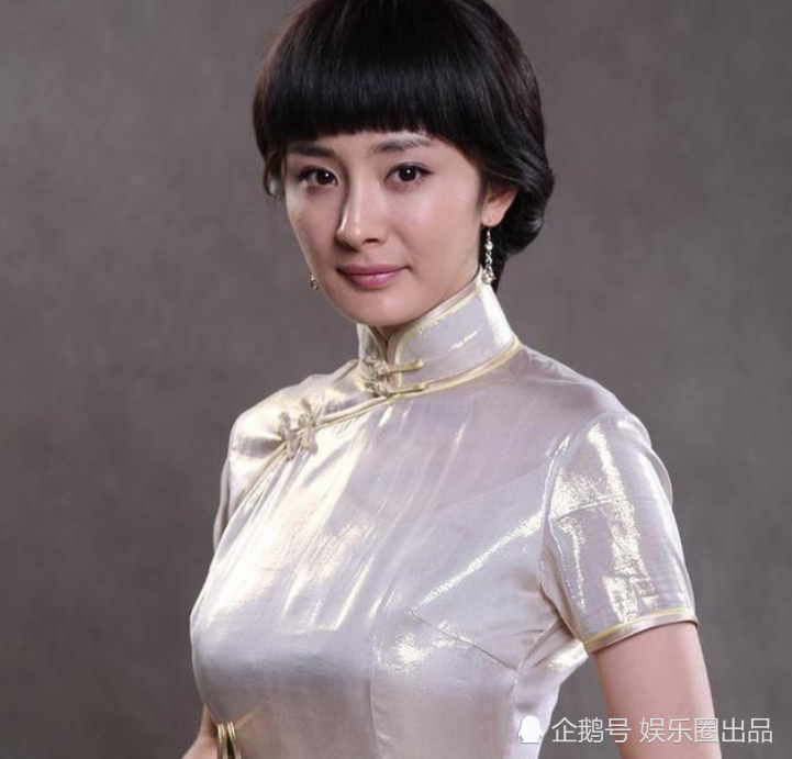 杨幂|杨幂解锁5件旗袍，不同款式气质不同，只有1件秀出了真实身材