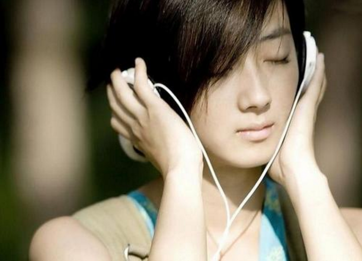 触觉|接吻为什么要闭眼睛？知道真相后，不禁感叹原来如此