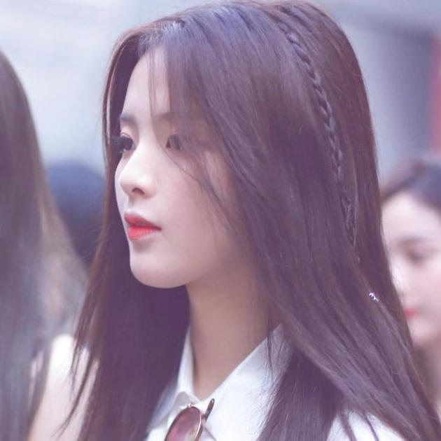 杨超越|因原名太过高调而被迫改名，原名曝光后，网友：不改估计更红