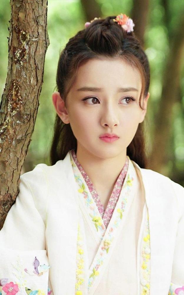 年仅11岁的宋祖儿扮演了其中炯炯有神,而又乖巧可爱的小哪吒