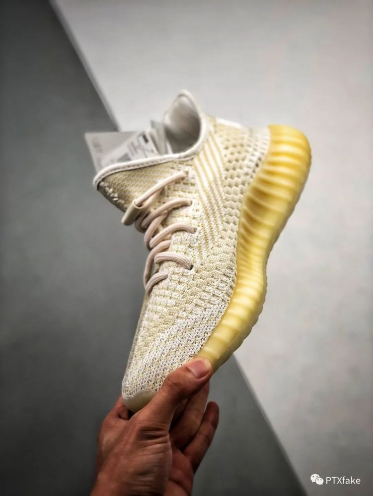 夏日首选,开箱测评:强势种草这款高颜值yeezy350v2"氧化天使"