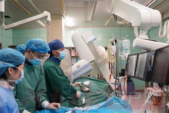 河南首例无导线心脏起搏器植入手术成功实施