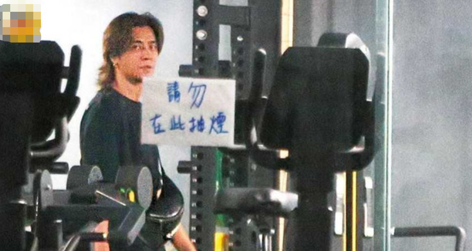 罗志祥|分手近3个月后周扬青发文“单身征婚”，罗志祥晒高尔夫毫不介意