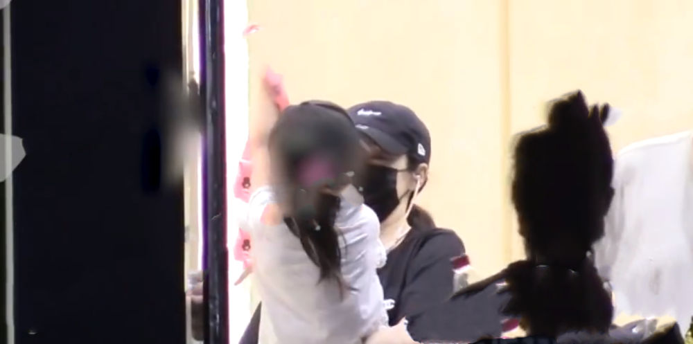 董璇|与高云翔复合？董璇派助理去接高云翔和女儿回酒店，为避嫌未碰面