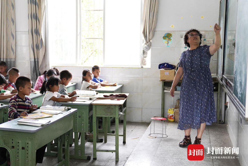 昔日开设首个彝族女子班如今学校仍是乡上最好建筑 腾讯新闻