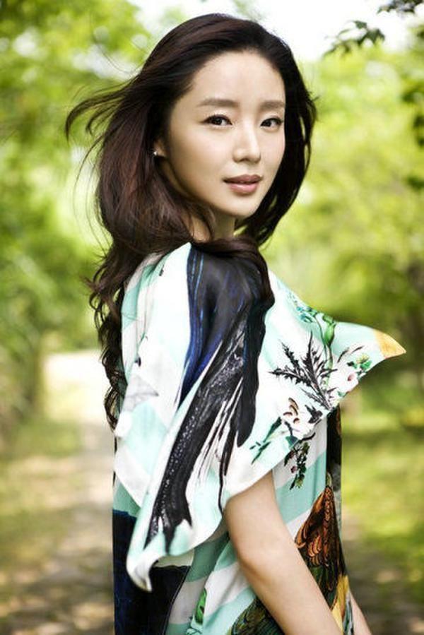 欠债800亿,携带70亿和女星跑路国外的王永红,如今现况如何?