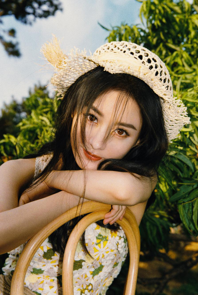 杨幂|赵丽颖杨幂蜜汁捆绑，被cue仿妆杨幂