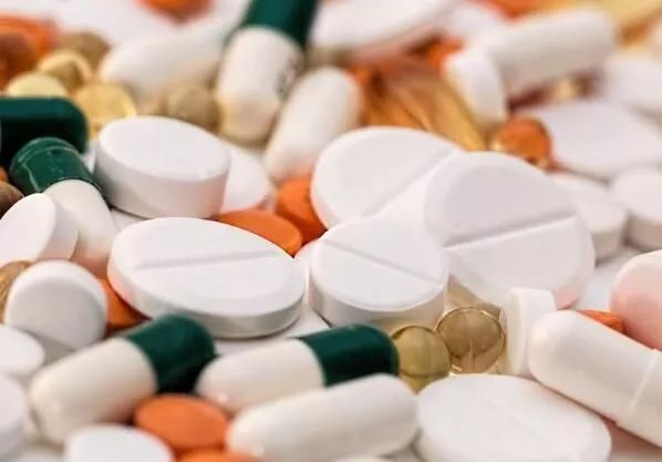 他汀类药物|研究显示，每天服用他汀类药物可以减少75岁以上人的早逝风险