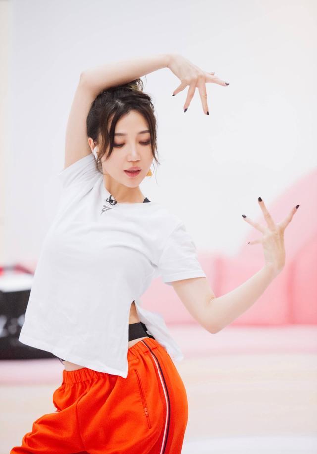 乘风破浪|《乘风破浪》阿朵带给我们的启示：别让你的好心变成伪善