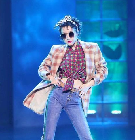 乘风破浪的姐姐|来到《向往的生活》后，吴昕全程说个不停，哪有绝对的人狠话不多