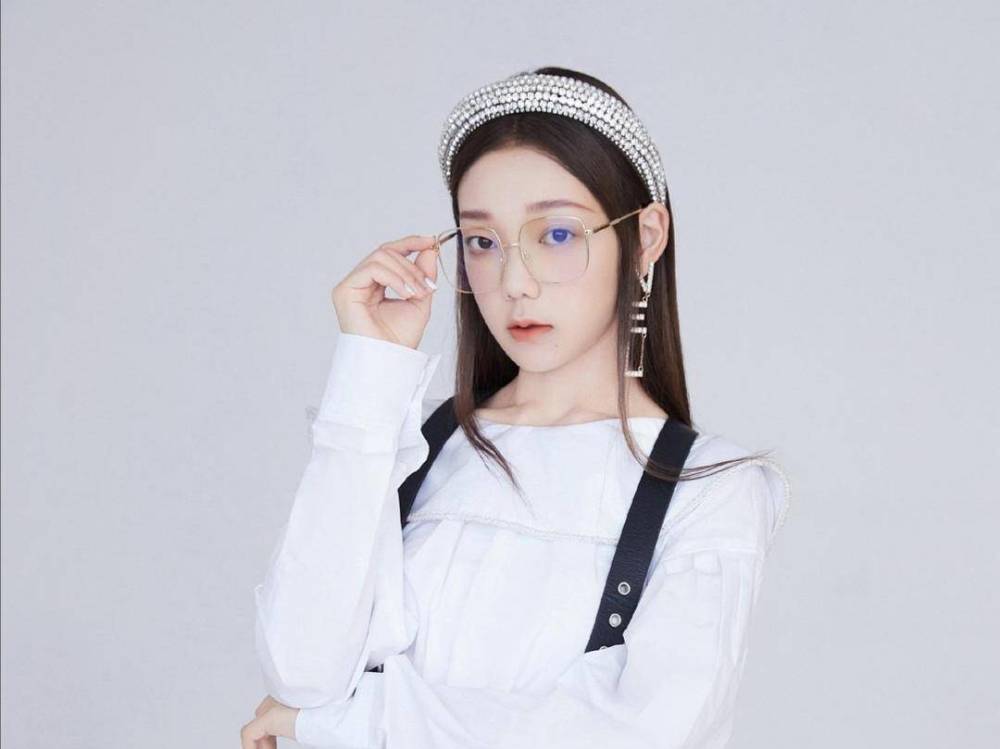希林娜依·高|硬糖少女LOGO风波未完，希林娜依·高的回应又掀波澜