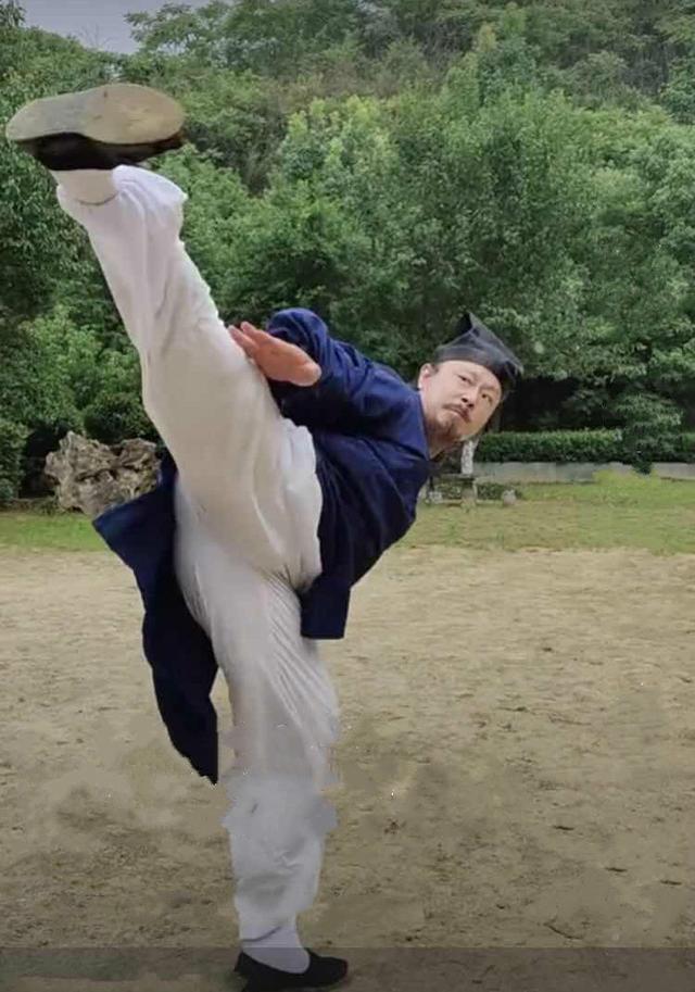 武当道长陈师行内心很狂妄?面对挑战,他如此霸气回复
