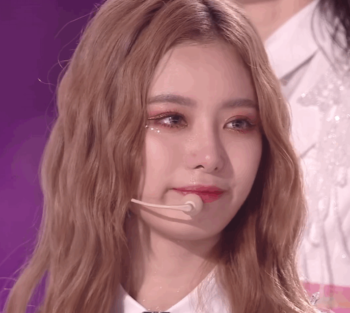 徐艺洋|《创造营》庆功宴，黄子韬徐艺洋一起出席，谁注意徐艺洋的表情