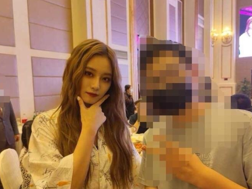 徐艺洋|《创造营》庆功宴，黄子韬徐艺洋一起出席，谁注意徐艺洋的表情