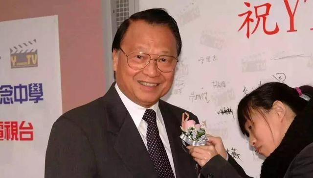 tvb|89岁TVB金牌主持离巢，不获续约备感失望，为无线TOP10员工