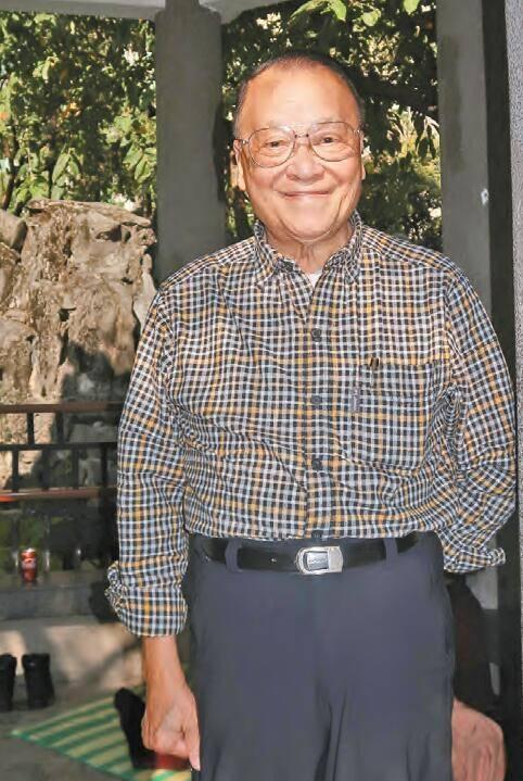 tvb|89岁TVB金牌主持离巢，不获续约备感失望，为无线TOP10员工