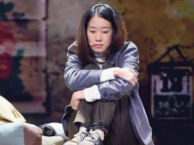 春晚|她曾上过4次春晚不红，是冯巩的“女儿”，34岁时被贾玲带红
