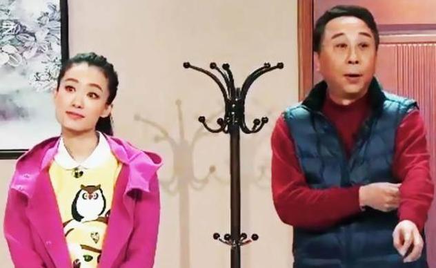 春晚|她曾上过4次春晚不红，是冯巩的“女儿”，34岁时被贾玲带红