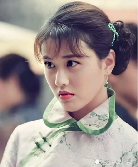 飒爽54岁周海媚不结婚不生子独居北京不需要男人碍手碍脚