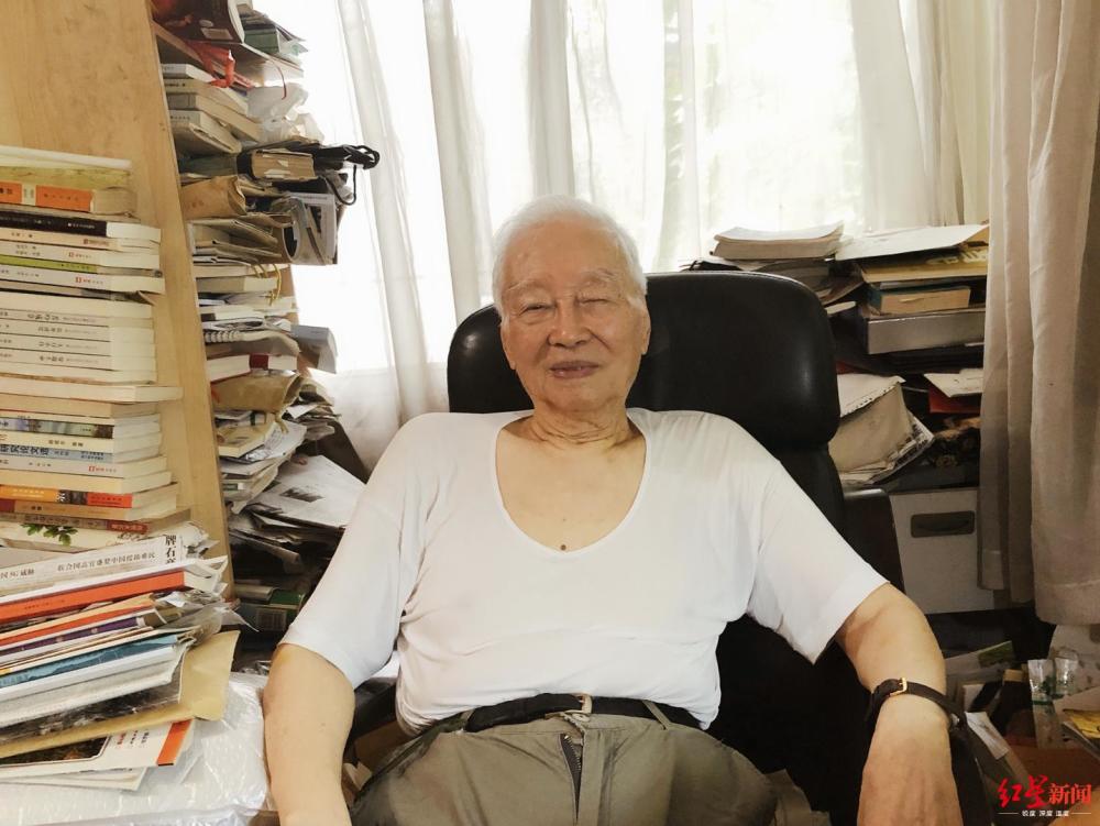 王火|96岁茅奖作家王火大病初愈，“要是夫人还在，那才是最幸福的”