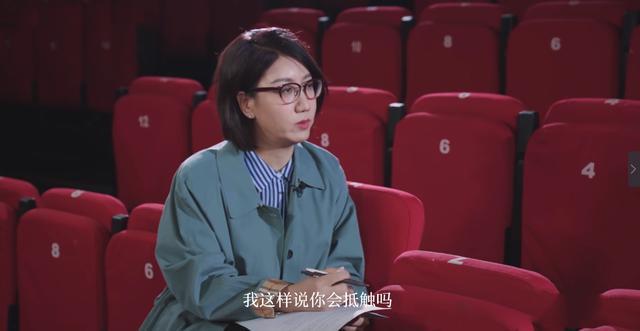 易立竞|揭万茜“假面”，让伊能静翻车，黄圣依在她面前收敛锋芒，易立竞何方神圣？