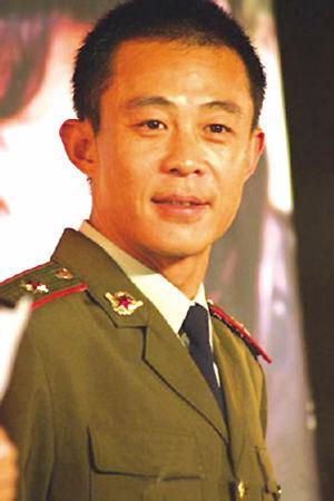 国家一级演员侯勇,25岁娶60后,44岁娶70后,到了50岁娶了90后