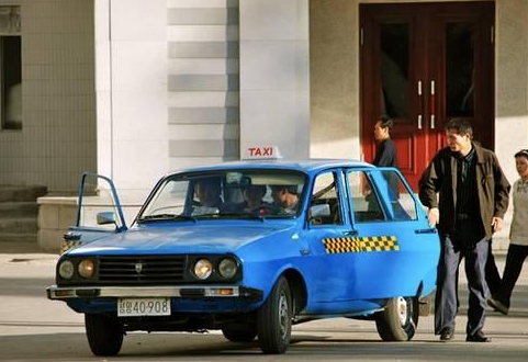 非洲的出租车都是奔驰,开上百万公里无大修,30年车龄照样拉客