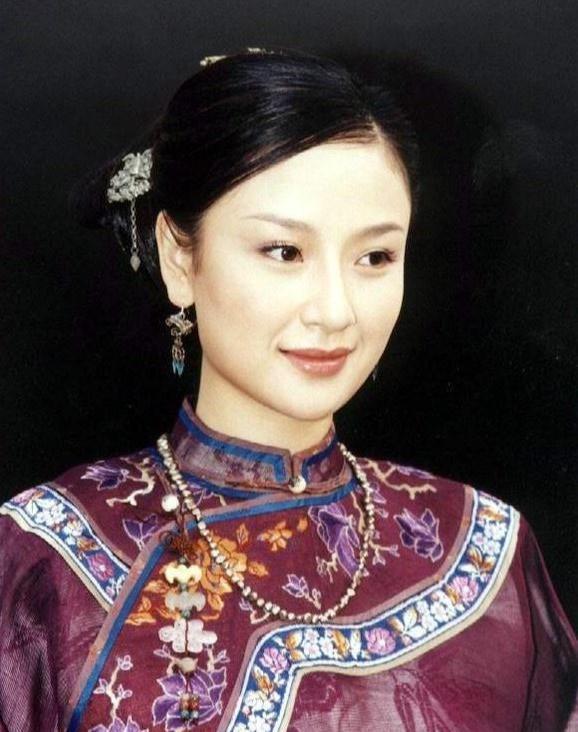 《金粉世家》大少奶奶:与李金羽相恋,与王学兵有过一段婚姻_腾讯新闻